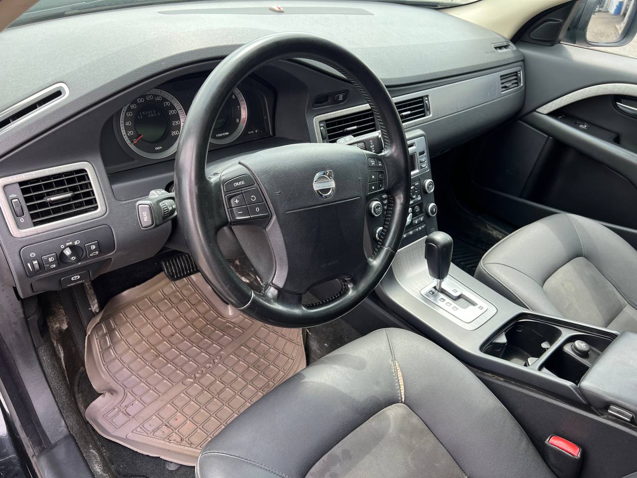 2009 Volvo XC70 3.2L**AWD**TOIT OUVRANT**SIEGES CHAUFFNATS**CUIR**PUSH TO STRAT** Image principale