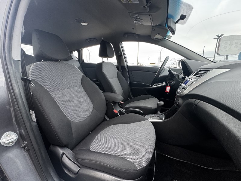 2014 Hyundai Accent GL**TRES BAS KILOMETRAGE**SIEGES CHAUFFNATS**PRIX EN SPECIAL** Image principale