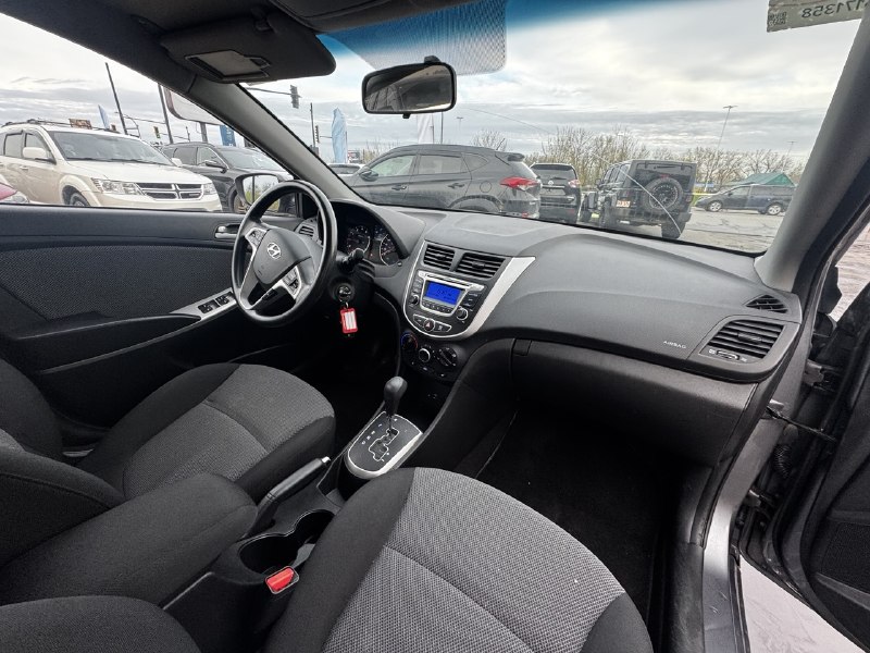2014 Hyundai Accent GL**TRES BAS KILOMETRAGE**SIEGES CHAUFFNATS**PRIX EN SPECIAL** Image principale