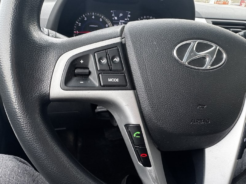 2014 Hyundai Accent GL**TRES BAS KILOMETRAGE**SIEGES CHAUFFNATS**PRIX EN SPECIAL** Image principale