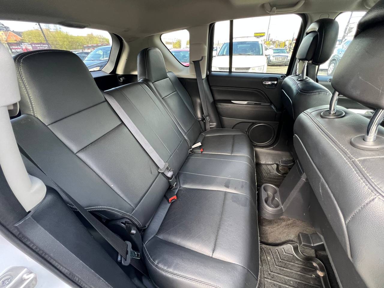 2016 Jeep Compass High Altitude**CERTIFIÉE SAAQ**4X4**Toit Ouvrant**CAMERA DE RECUL**Sieges en Cuir**SIEGES CHAUFFANTS**MAGS**Tres Bien Entretenu** Main Image