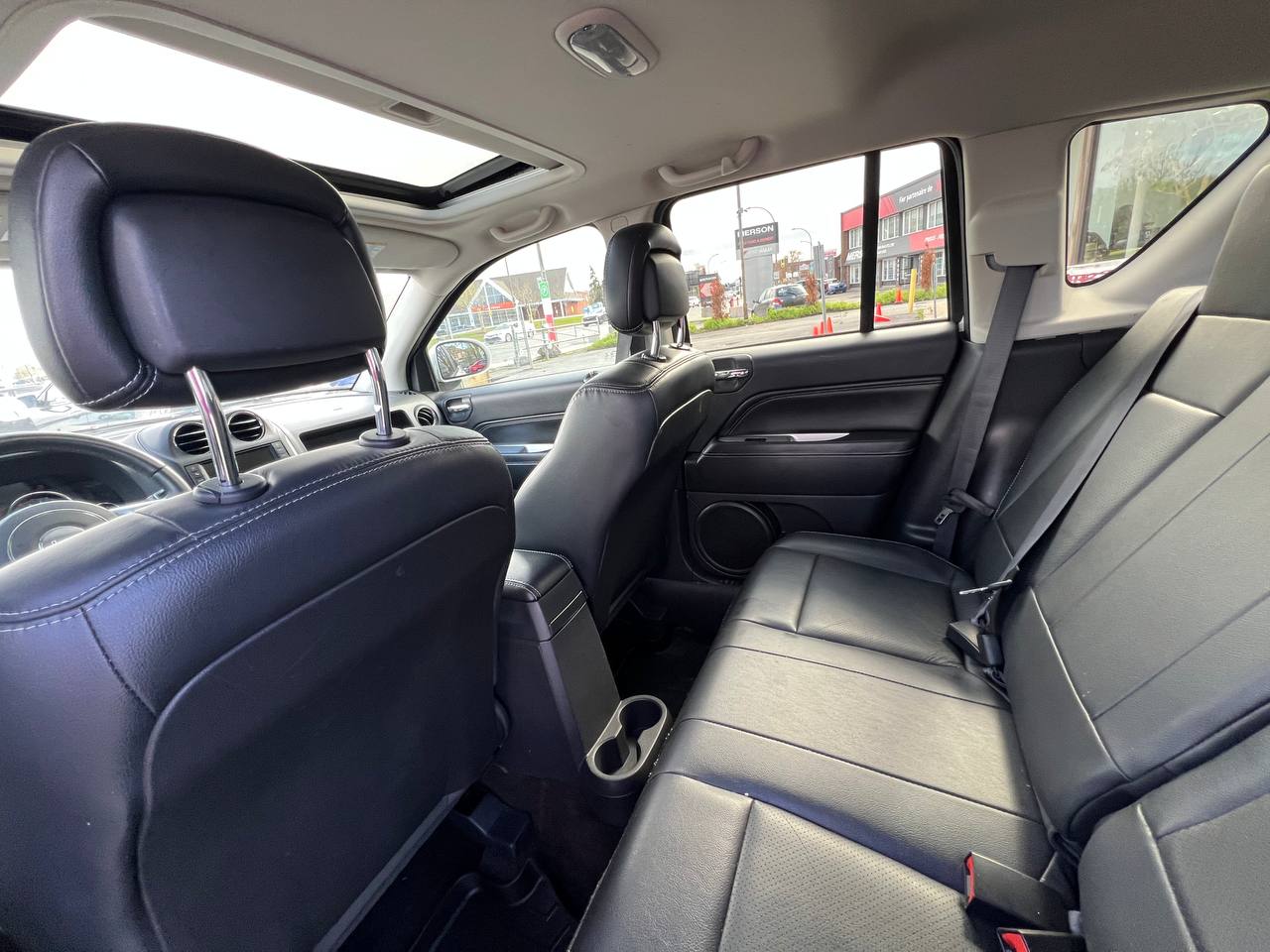 2016 Jeep Compass High Altitude**CERTIFIÉE SAAQ**4X4**Toit Ouvrant**CAMERA DE RECUL**Sieges en Cuir**SIEGES CHAUFFANTS**MAGS**Tres Bien Entretenu** Main Image