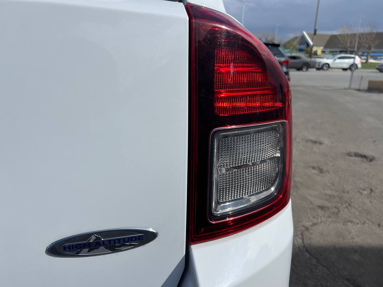 2016 Jeep Compass High Altitude**CERTIFIÉE SAAQ**4X4**Toit Ouvrant**CAMERA DE RECUL**Sieges en Cuir**SIEGES CHAUFFANTS**MAGS**Tres Bien Entretenu** Main Image