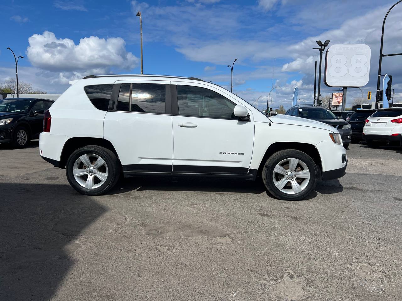 2016 Jeep Compass High Altitude**CERTIFIÉE SAAQ**4X4**Toit Ouvrant**CAMERA DE RECUL**Sieges en Cuir**SIEGES CHAUFFANTS**MAGS**Tres Bien Entretenu** Main Image