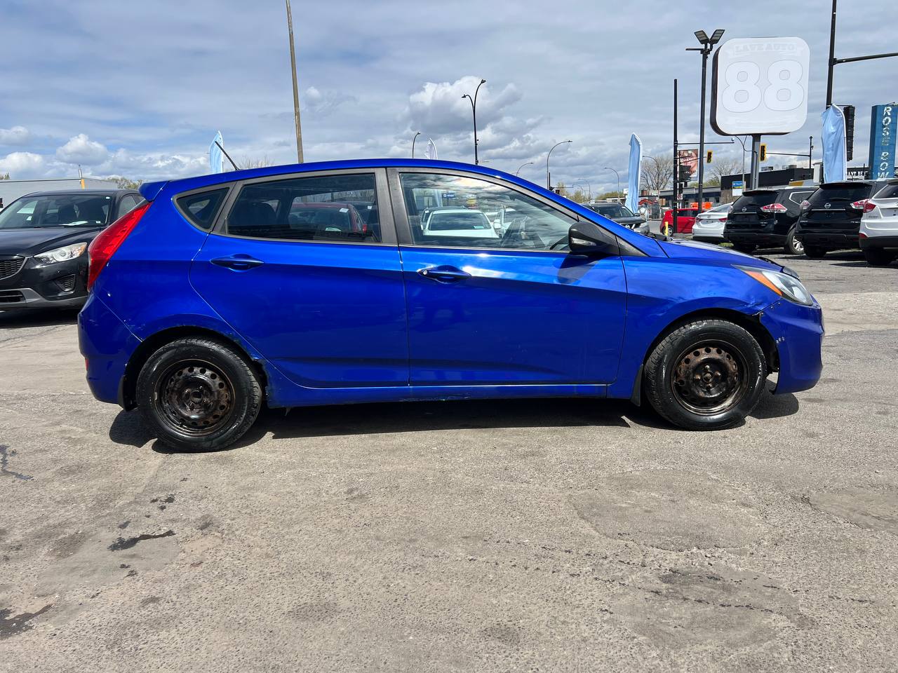 2013 Hyundai Accent GLS**Toit Ouvrant**SIEGES CHAUFFANTS**dÉmarreur a distance** Image principale