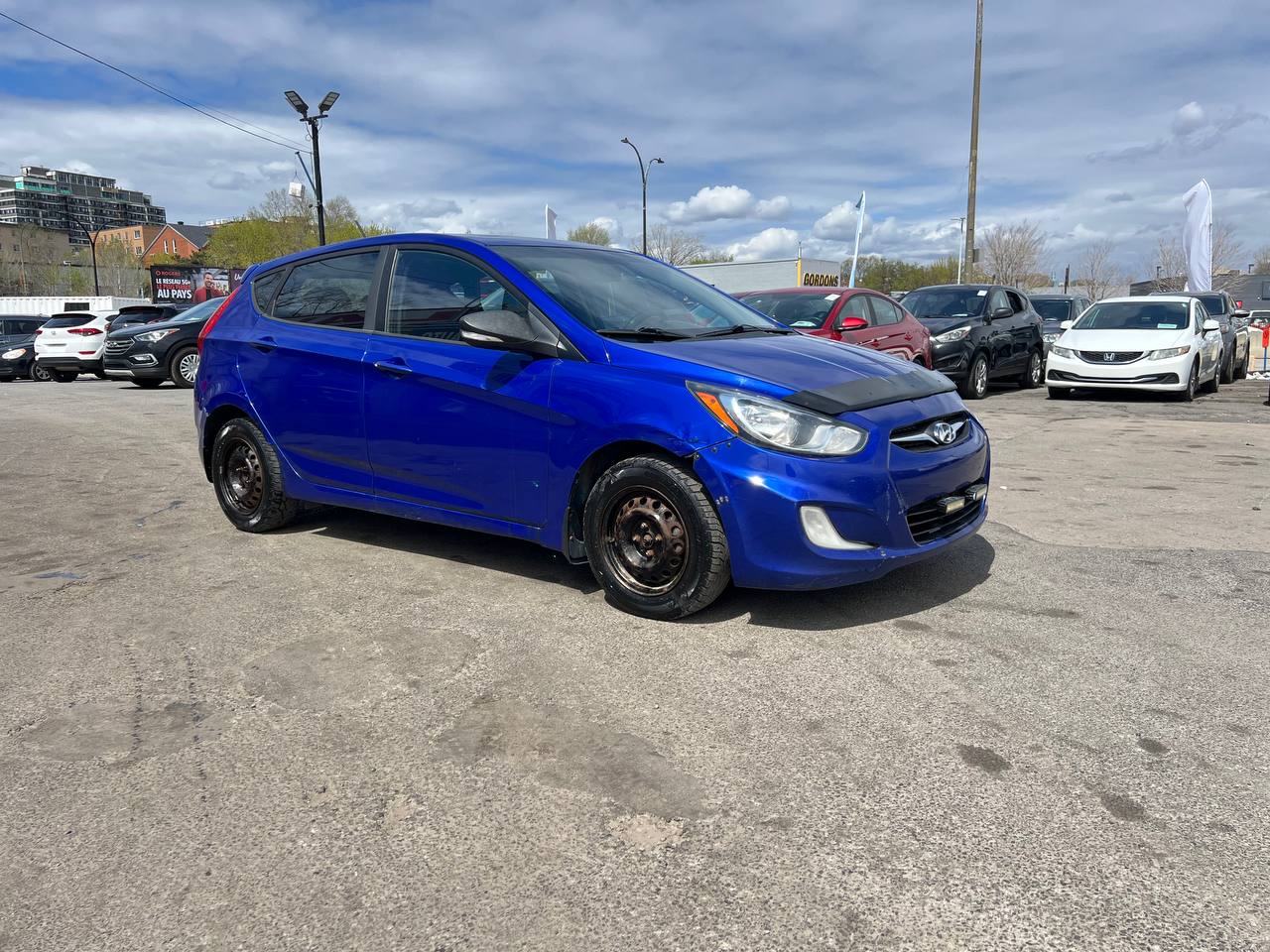 2013 Hyundai Accent GLS**Toit Ouvrant**SIEGES CHAUFFANTS**dÉmarreur a distance** Image principale