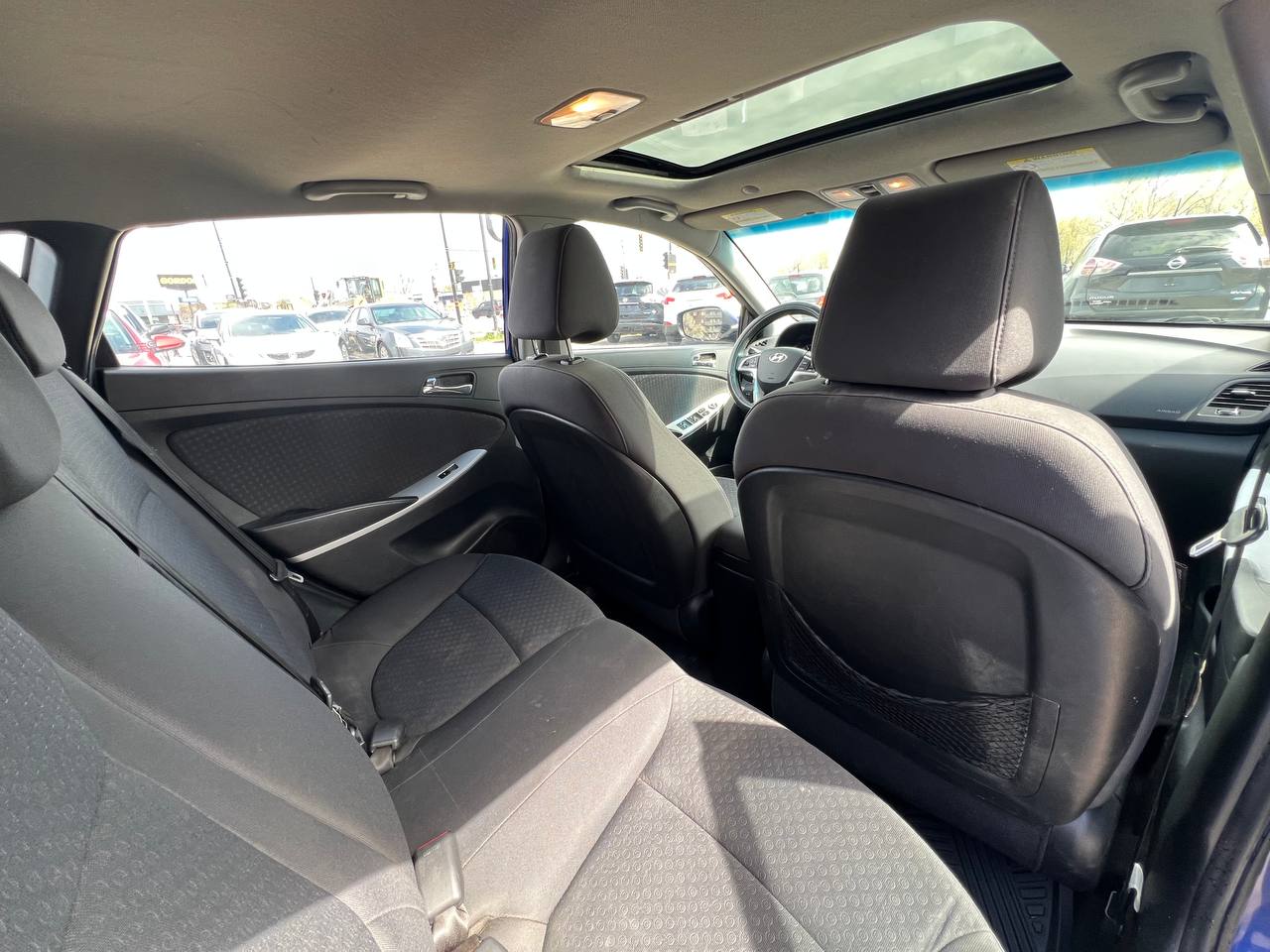 2013 Hyundai Accent GLS**Toit Ouvrant**SIEGES CHAUFFANTS**dÉmarreur a distance** Image principale