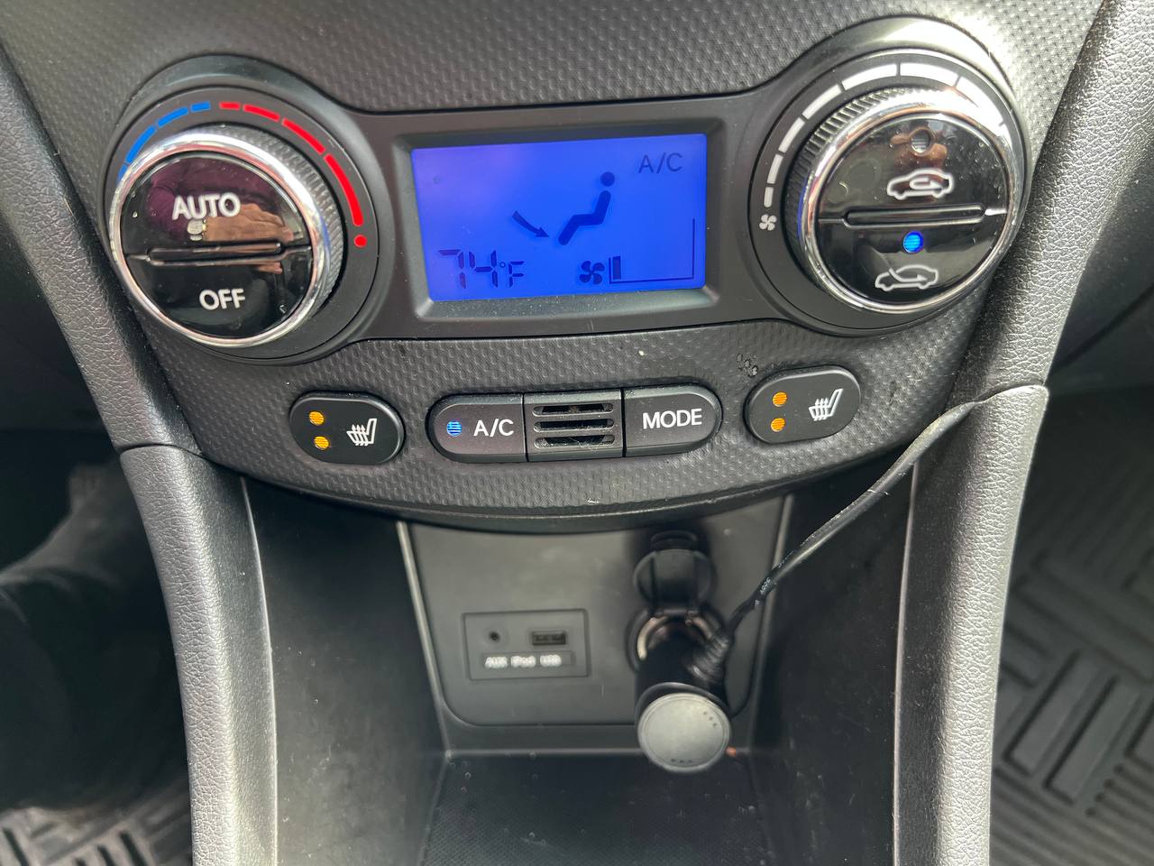2013 Hyundai Accent GLS**Toit Ouvrant**SIEGES CHAUFFANTS**dÉmarreur a distance** Image principale