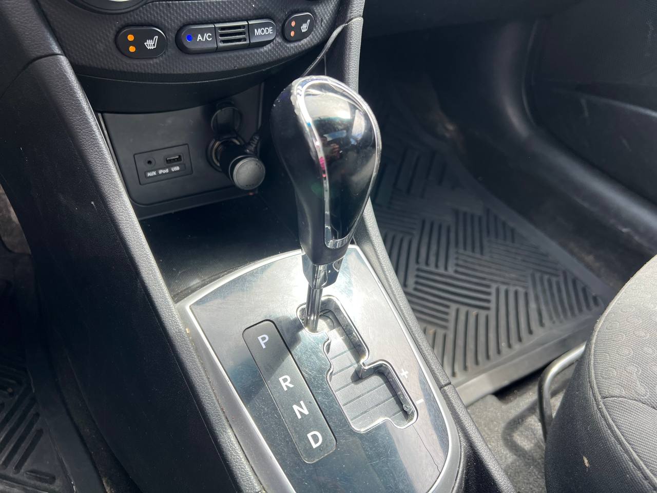 2013 Hyundai Accent GLS**Toit Ouvrant**SIEGES CHAUFFANTS**dÉmarreur a distance** Image principale