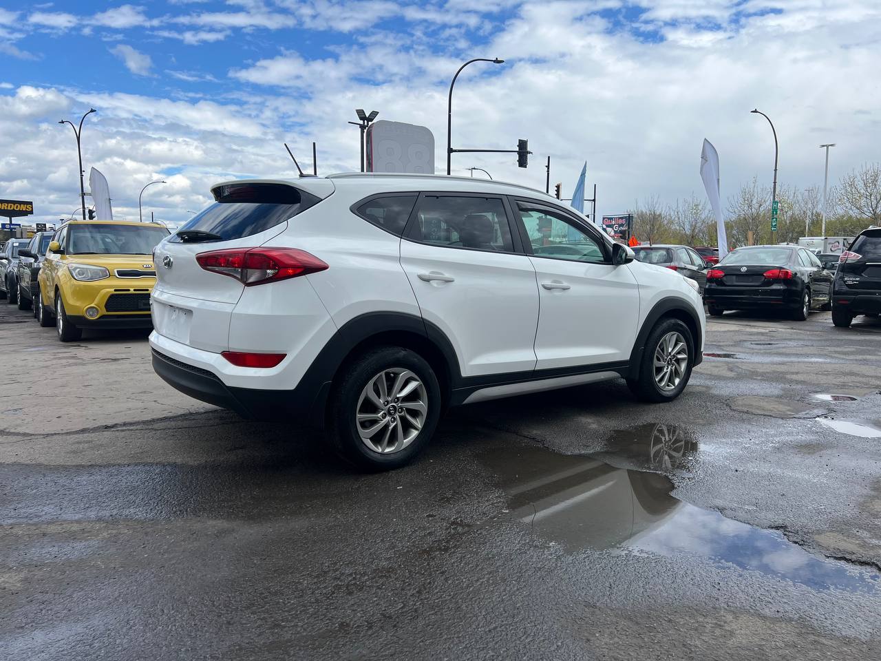 2017 Hyundai Tucson Premium**SAAQ Certifie**CAMERA DE RECUL**ANGLE MORT**SIEGES CHAUFFANTS**Volant Chauffant**MAGS Image principale