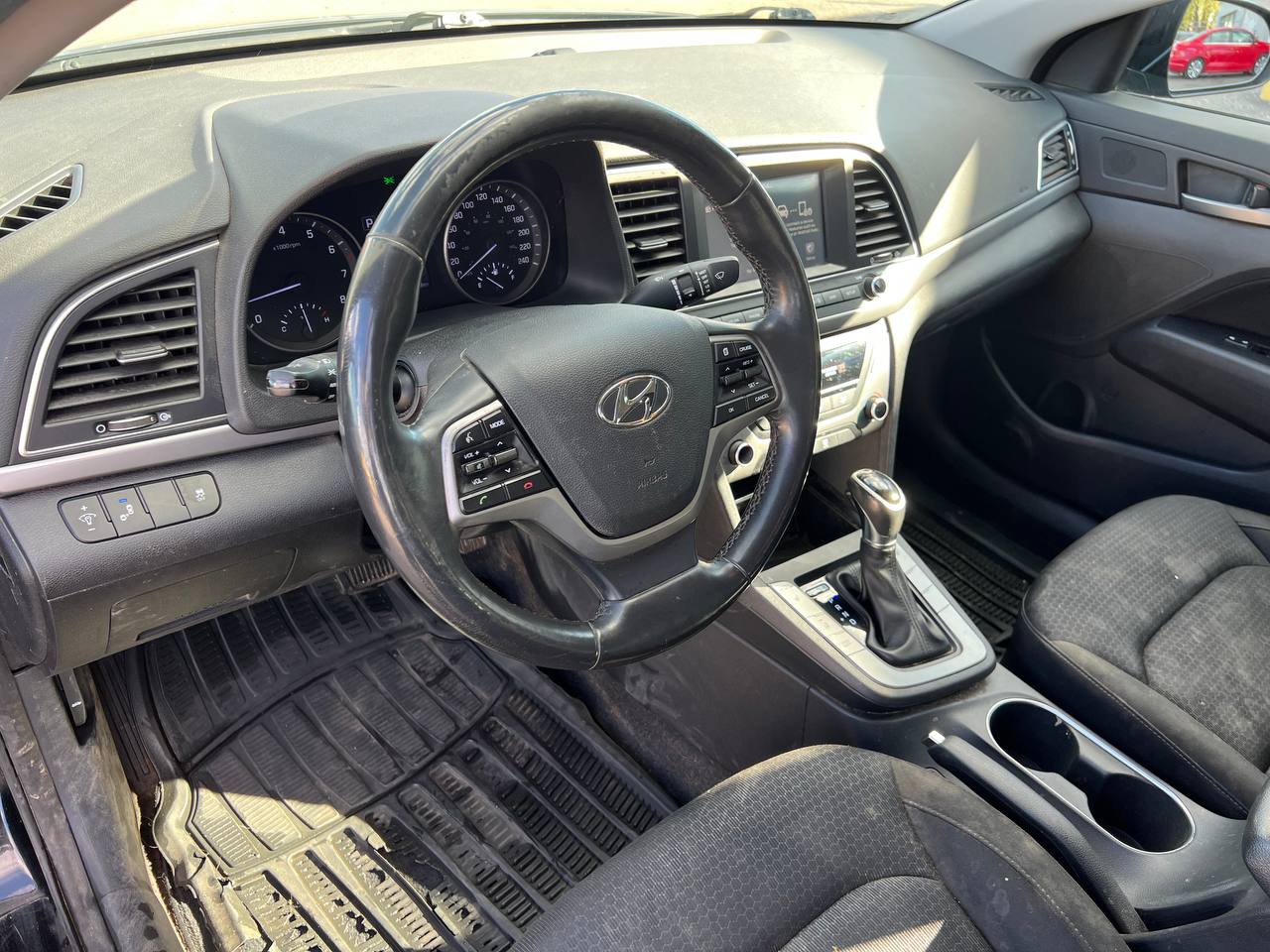 2017 Hyundai Elantra GL**SAAQ Certifie**CAR PLAY**CAMERA DE RECULE**SIEGES CHAUFFANTS**VOLANT CHAUFFANTS**ANGLE MORT**MAGS** Image principale