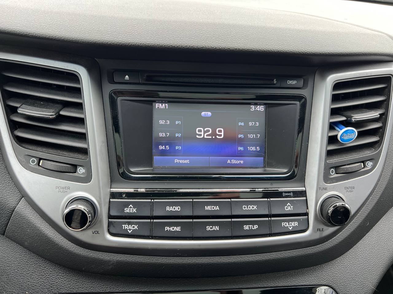 2017 Hyundai Tucson SE**Jamais Accidentee**SAAQ Certifie**TOIT OUVRANT PANORAMIQUE**SIEGE EN CUIR**CAMERA DE RECUL**SIEGES CHAUFFNATS AVANT ET ARRIERE**Volant Chauffant**Alerte d'angle Mort**MAGS** Image principale