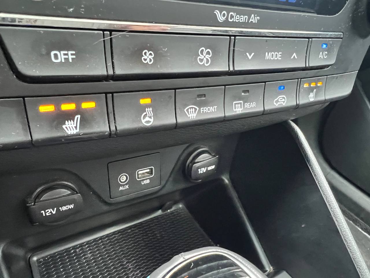 2017 Hyundai Tucson SE**Jamais Accidentee**SAAQ Certifie**TOIT OUVRANT PANORAMIQUE**SIEGE EN CUIR**CAMERA DE RECUL**SIEGES CHAUFFNATS AVANT ET ARRIERE**Volant Chauffant**Alerte d'angle Mort**MAGS** Image principale