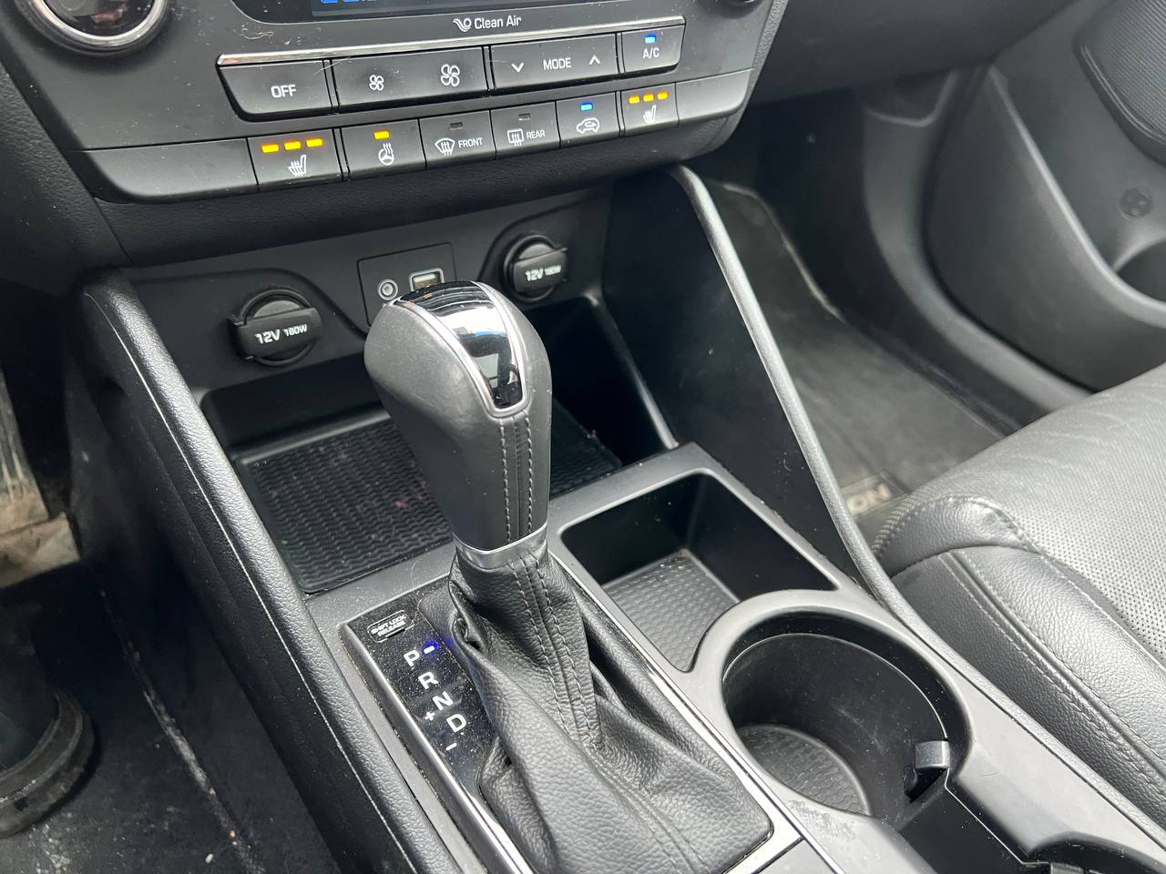 2017 Hyundai Tucson SE**Jamais Accidentee**SAAQ Certifie**TOIT OUVRANT PANORAMIQUE**SIEGE EN CUIR**CAMERA DE RECUL**SIEGES CHAUFFNATS AVANT ET ARRIERE**Volant Chauffant**Alerte d'angle Mort**MAGS** Image principale