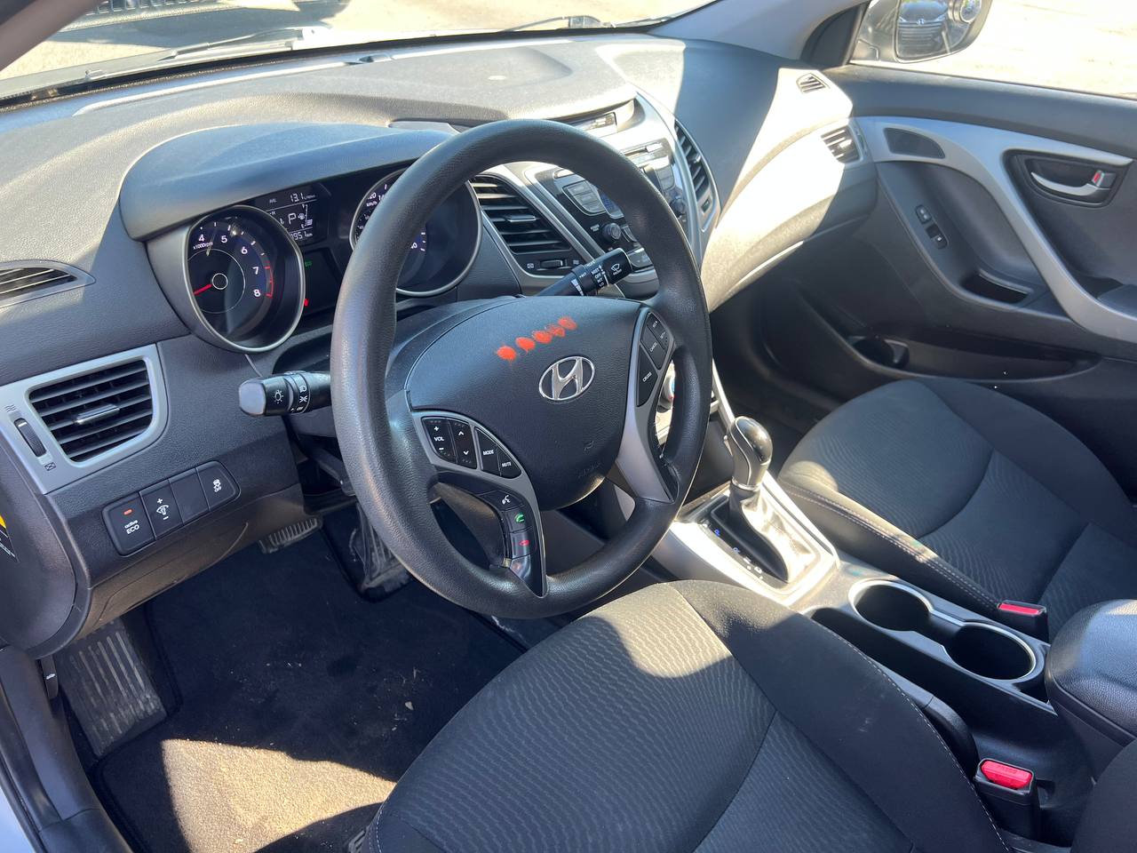 2015 Hyundai Elantra GL**SAAQ Certifie**Jamais Accidentee**SIEGES CHAUFFANTS** Image principale
