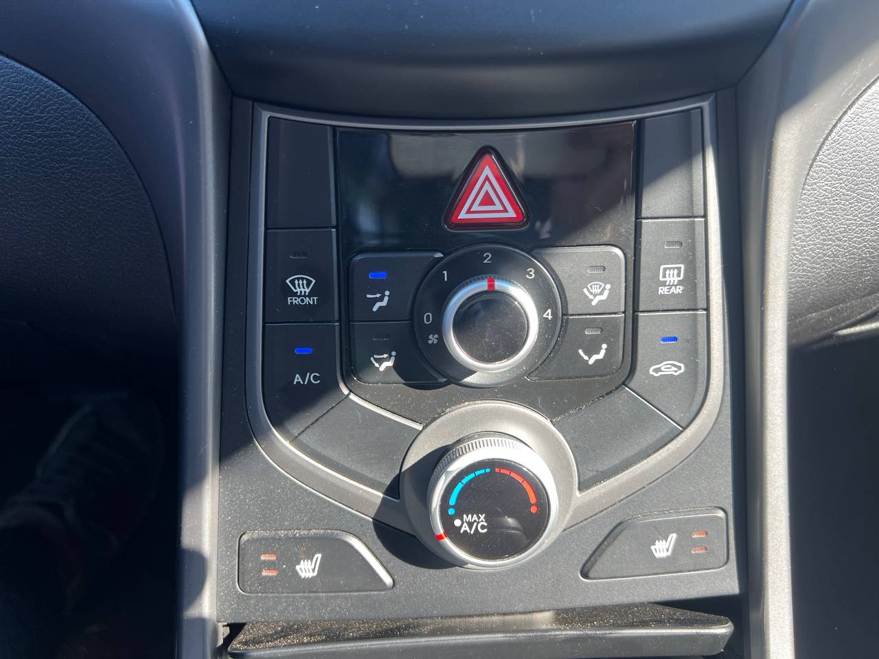 2015 Hyundai Elantra GL**SAAQ Certifie**Jamais Accidentee**SIEGES CHAUFFANTS** Image principale