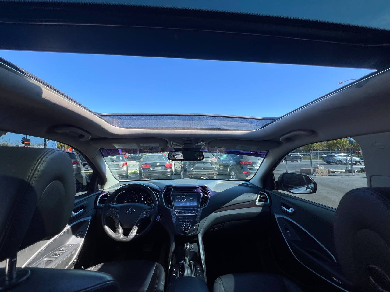 2017 Hyundai Santa Fe XL Limited XL**7 PASSAGERS**JAMAIS ACCIDENTEE**SAAQ CERTIFIEE**AWD**TOIT PANORAMIQUE**CAMERA DE RECUL**VOLANT CHAUFFANT**SIEGES CHAUFFANTS** Image principale