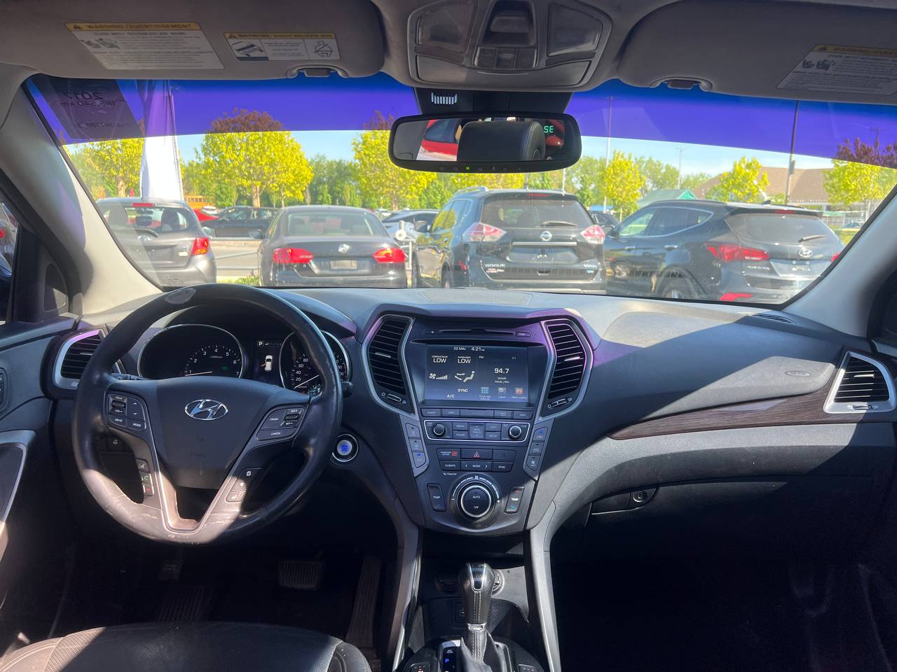 2017 Hyundai Santa Fe XL Limited XL**7 PASSAGERS**JAMAIS ACCIDENTEE**SAAQ CERTIFIEE**AWD**TOIT PANORAMIQUE**CAMERA DE RECUL**VOLANT CHAUFFANT**SIEGES CHAUFFANTS** Image principale