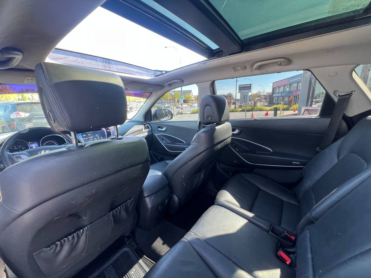 2017 Hyundai Santa Fe XL Limited XL**7 PASSAGERS**JAMAIS ACCIDENTEE**SAAQ CERTIFIEE**AWD**TOIT PANORAMIQUE**CAMERA DE RECUL**VOLANT CHAUFFANT**SIEGES CHAUFFANTS** Image principale