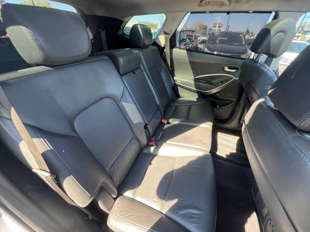2017 Hyundai Santa Fe XL Limited XL**7 PASSAGERS**JAMAIS ACCIDENTEE**SAAQ CERTIFIEE**AWD**TOIT PANORAMIQUE**CAMERA DE RECUL**VOLANT CHAUFFANT**SIEGES CHAUFFANTS** Image principale