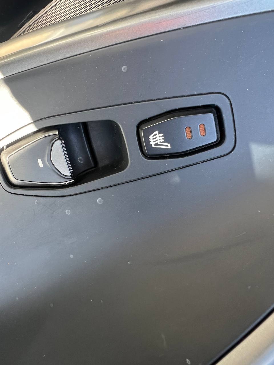 2017 Hyundai Santa Fe XL Limited XL**7 PASSAGERS**JAMAIS ACCIDENTEE**SAAQ CERTIFIEE**AWD**TOIT PANORAMIQUE**CAMERA DE RECUL**VOLANT CHAUFFANT**SIEGES CHAUFFANTS** Image principale