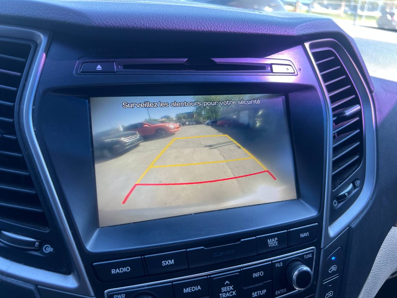 2017 Hyundai Santa Fe XL Limited XL**7 PASSAGERS**JAMAIS ACCIDENTEE**SAAQ CERTIFIEE**AWD**TOIT PANORAMIQUE**CAMERA DE RECUL**VOLANT CHAUFFANT**SIEGES CHAUFFANTS** Image principale