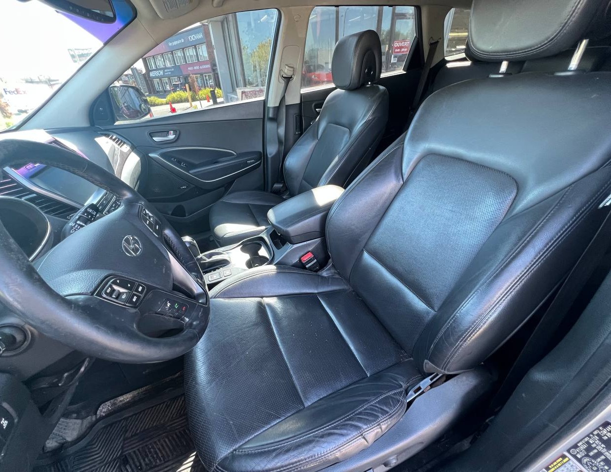 2017 Hyundai Santa Fe XL Limited XL**7 PASSAGERS**JAMAIS ACCIDENTEE**SAAQ CERTIFIEE**AWD**TOIT PANORAMIQUE**CAMERA DE RECUL**VOLANT CHAUFFANT**SIEGES CHAUFFANTS** Image principale