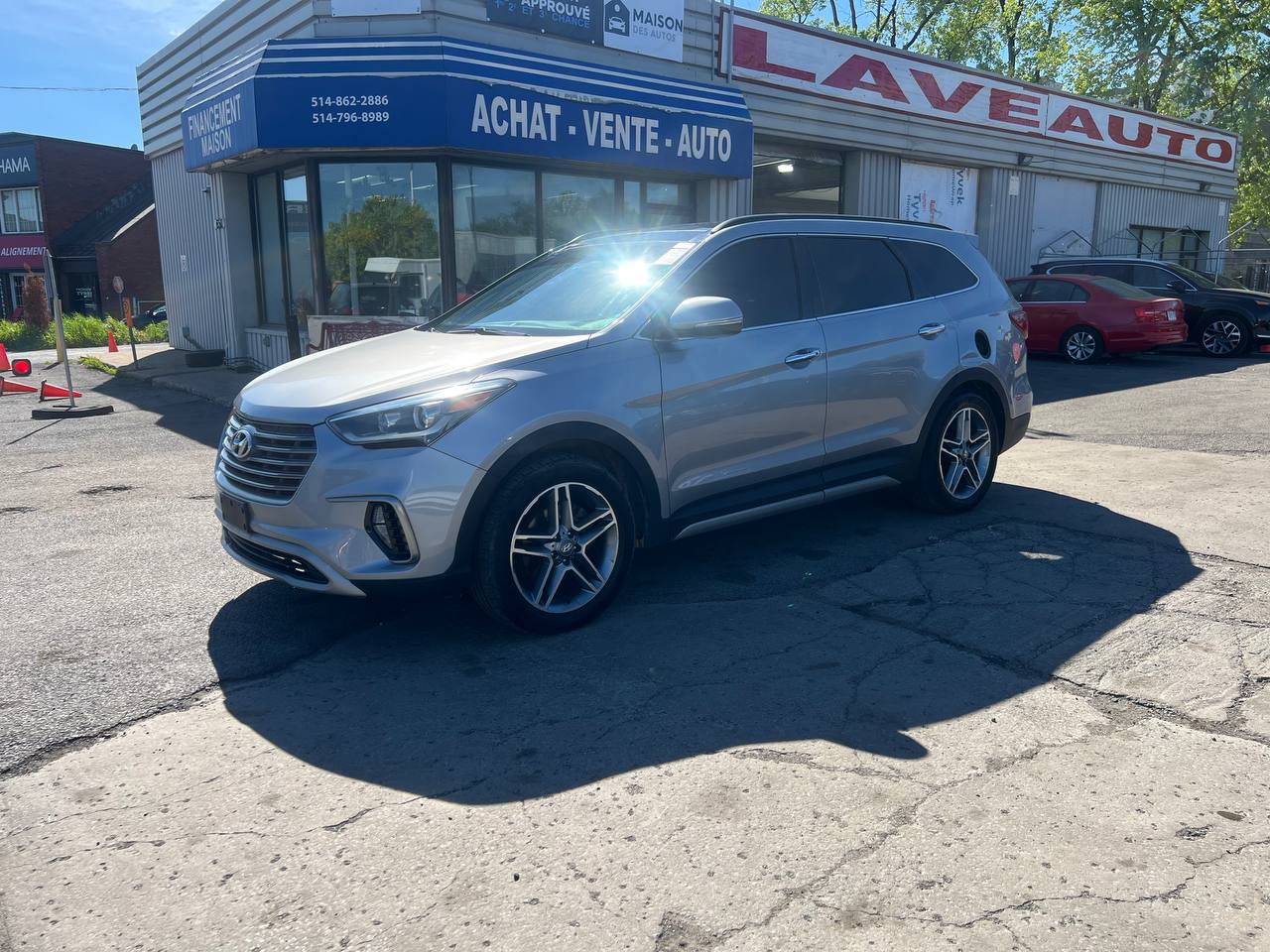 2017 Hyundai Santa Fe XL Limited XL**7 PASSAGERS**JAMAIS ACCIDENTEE**SAAQ CERTIFIEE**AWD**TOIT PANORAMIQUE**CAMERA DE RECUL**VOLANT CHAUFFANT**SIEGES CHAUFFANTS** Image principale