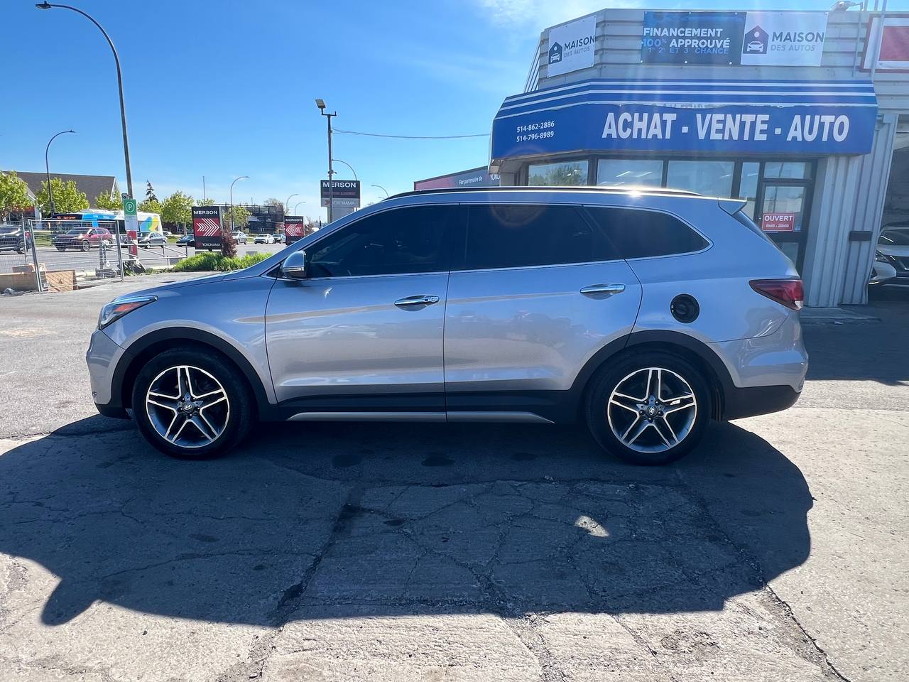 2017 Hyundai Santa Fe XL Limited XL**7 PASSAGERS**JAMAIS ACCIDENTEE**SAAQ CERTIFIEE**AWD**TOIT PANORAMIQUE**CAMERA DE RECUL**VOLANT CHAUFFANT**SIEGES CHAUFFANTS** Image principale