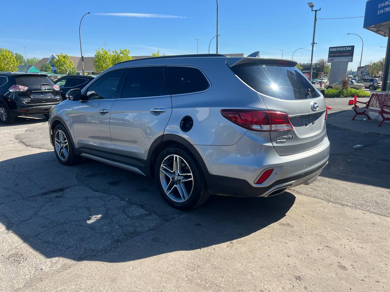 2017 Hyundai Santa Fe XL Limited XL**7 PASSAGERS**JAMAIS ACCIDENTEE**SAAQ CERTIFIEE**AWD**TOIT PANORAMIQUE**CAMERA DE RECUL**VOLANT CHAUFFANT**SIEGES CHAUFFANTS** Image principale