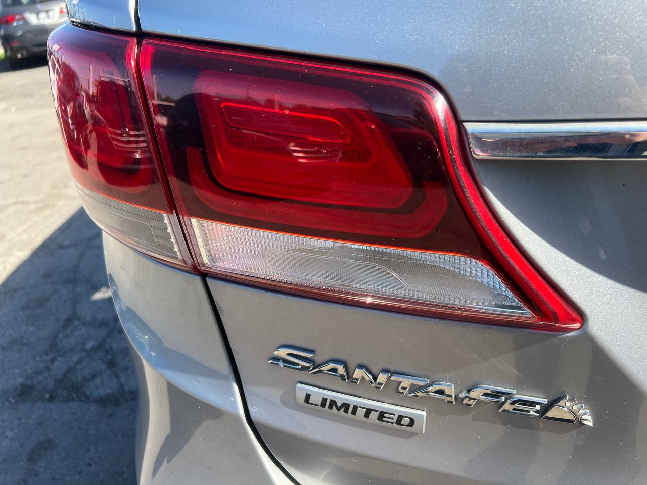 2017 Hyundai Santa Fe XL Limited XL**7 PASSAGERS**JAMAIS ACCIDENTEE**SAAQ CERTIFIEE**AWD**TOIT PANORAMIQUE**CAMERA DE RECUL**VOLANT CHAUFFANT**SIEGES CHAUFFANTS** Image principale