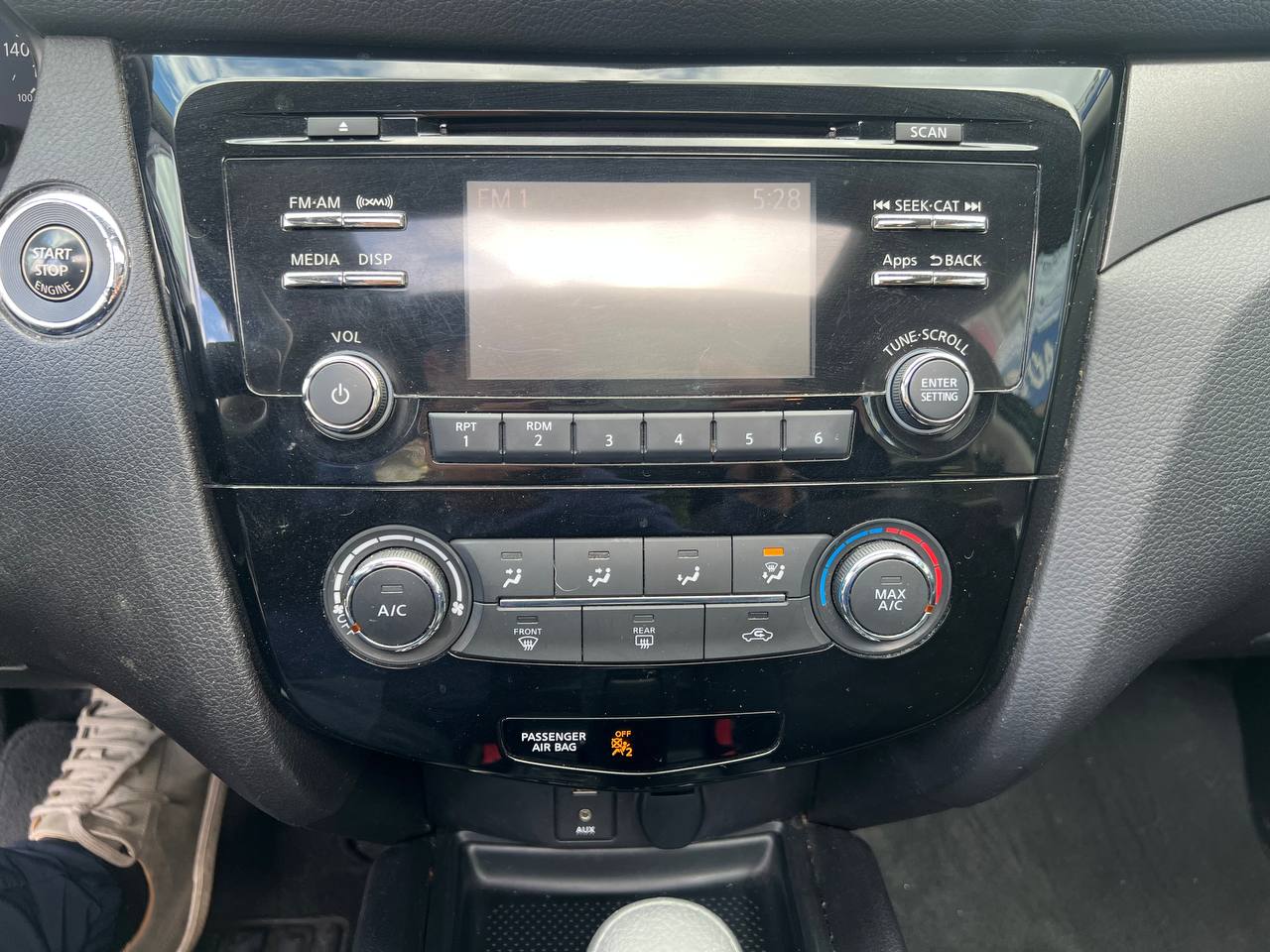 2014 Nissan Rogue SV**AWD**JAMAIS ACCIDENTEE**SAAQ CERTIFIEE**TOIT PANORAMIQUE**CAMERA DE RECUL**SIEGES CHAUFFANTS**MAGS** Image principale