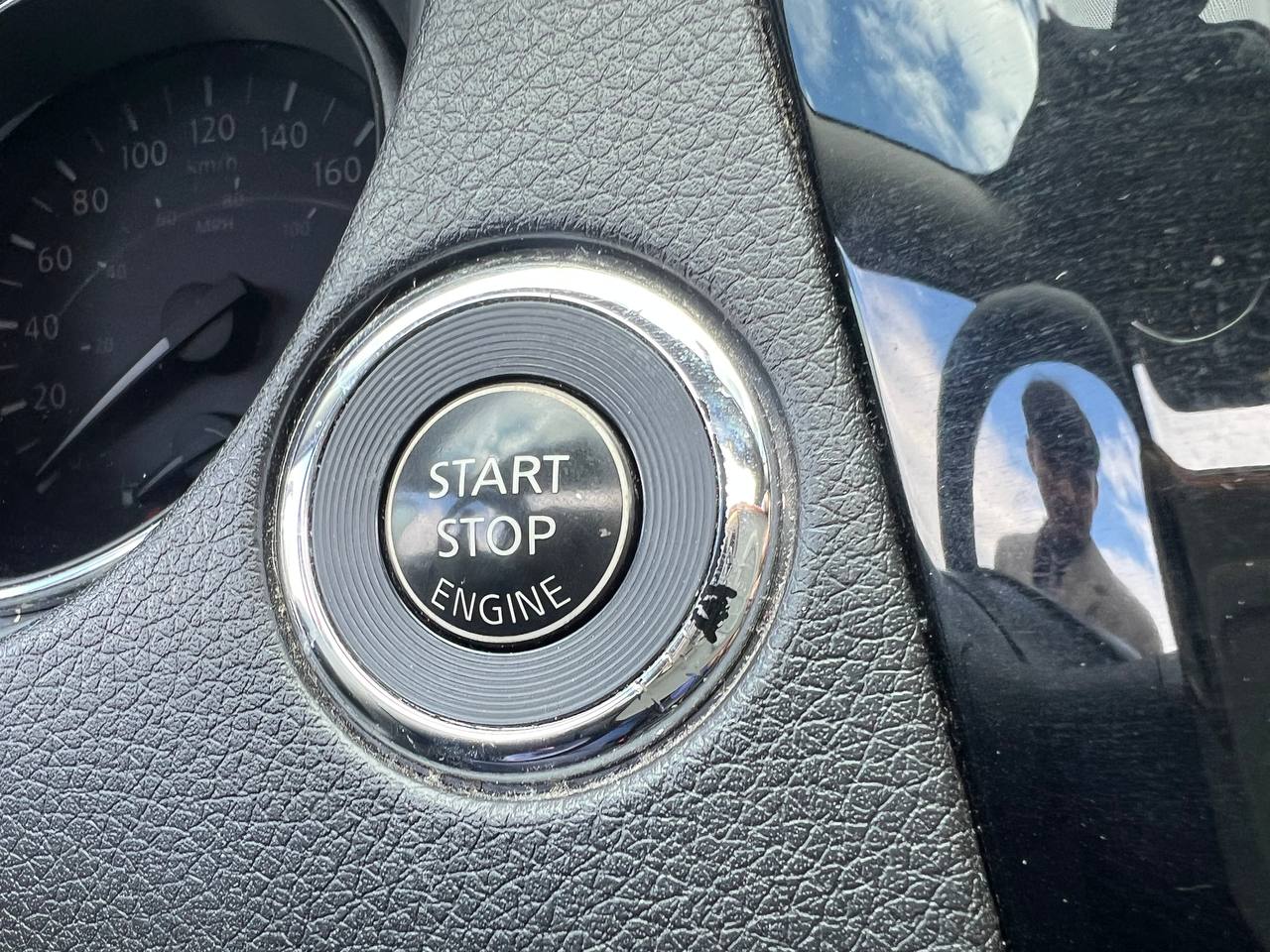 2014 Nissan Rogue SV**AWD**JAMAIS ACCIDENTEE**SAAQ CERTIFIEE**TOIT PANORAMIQUE**CAMERA DE RECUL**SIEGES CHAUFFANTS**MAGS** Image principale