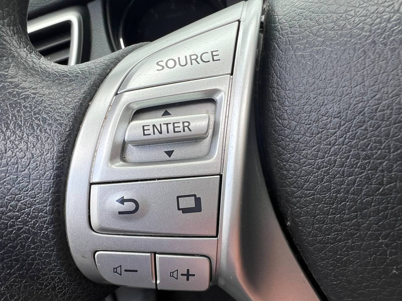2014 Nissan Rogue SV**AWD**JAMAIS ACCIDENTEE**SAAQ CERTIFIEE**TOIT PANORAMIQUE**CAMERA DE RECUL**SIEGES CHAUFFANTS**MAGS** Image principale