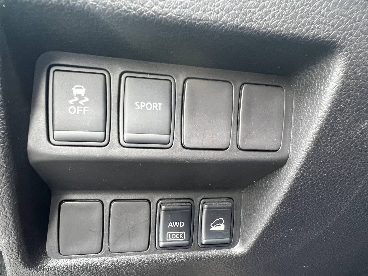 2014 Nissan Rogue SV**AWD**JAMAIS ACCIDENTEE**SAAQ CERTIFIEE**TOIT PANORAMIQUE**CAMERA DE RECUL**SIEGES CHAUFFANTS**MAGS** Image principale