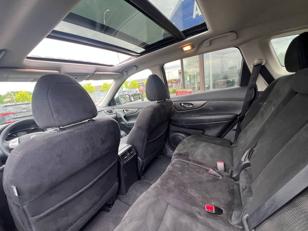 2014 Nissan Rogue SV**AWD**JAMAIS ACCIDENTEE**SAAQ CERTIFIEE**TOIT PANORAMIQUE**CAMERA DE RECUL**SIEGES CHAUFFANTS**MAGS** Image principale