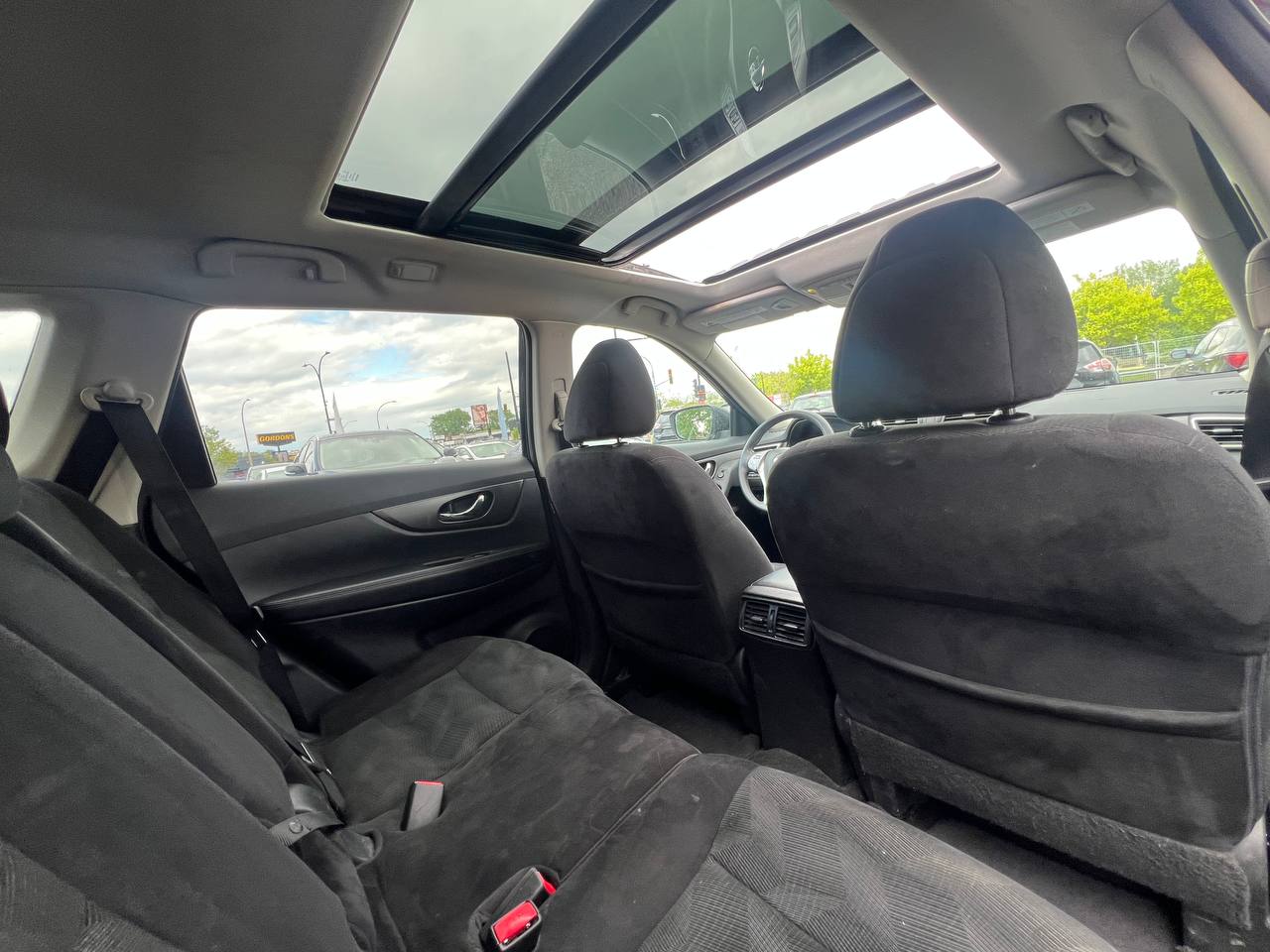 2014 Nissan Rogue SV**AWD**JAMAIS ACCIDENTEE**SAAQ CERTIFIEE**TOIT PANORAMIQUE**CAMERA DE RECUL**SIEGES CHAUFFANTS**MAGS** Image principale