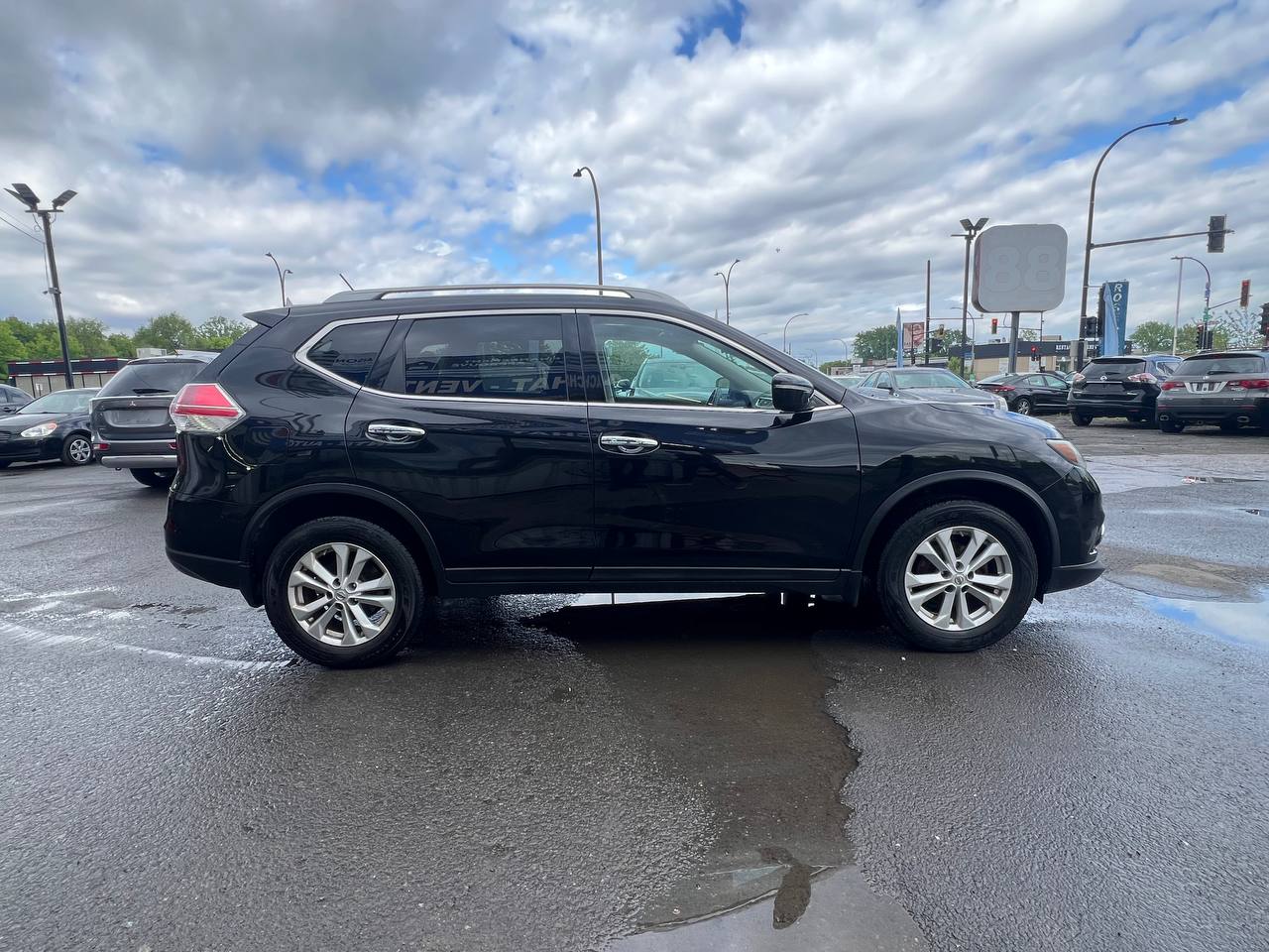 2014 Nissan Rogue SV**AWD**JAMAIS ACCIDENTEE**SAAQ CERTIFIEE**TOIT PANORAMIQUE**CAMERA DE RECUL**SIEGES CHAUFFANTS**MAGS** Image principale