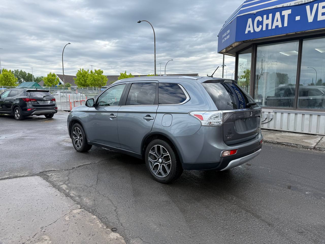 2015 Mitsubishi Outlander **GT**JAMAIS ACCIDENTEE**7 PASSAGERS**CUIR**NAVI**CAMERA DE RECUL**SIEGES CHAIFFANTS**MAGS** Image principale