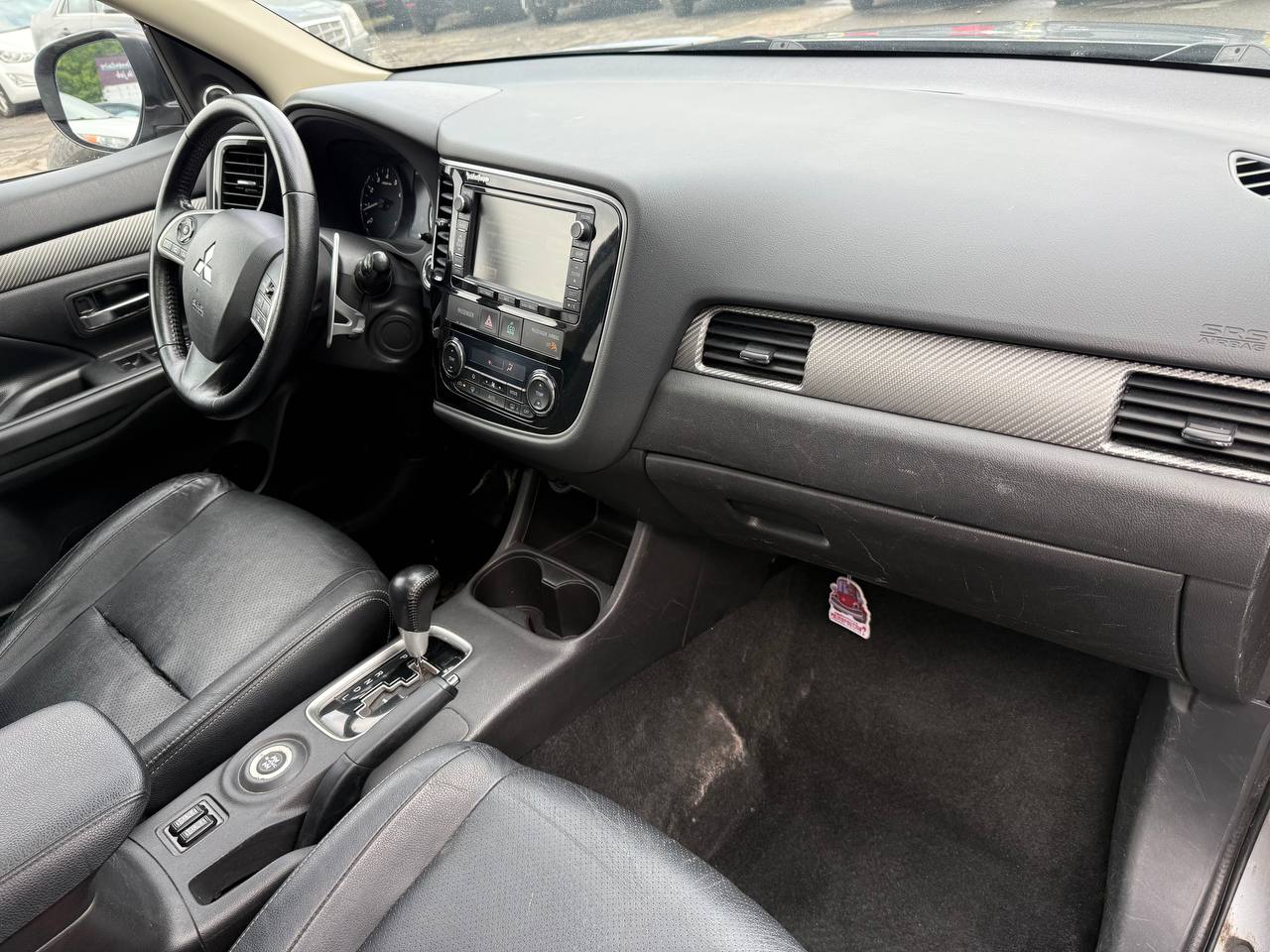 2015 Mitsubishi Outlander **GT**JAMAIS ACCIDENTEE**7 PASSAGERS**CUIR**NAVI**CAMERA DE RECUL**SIEGES CHAIFFANTS**MAGS** Image principale