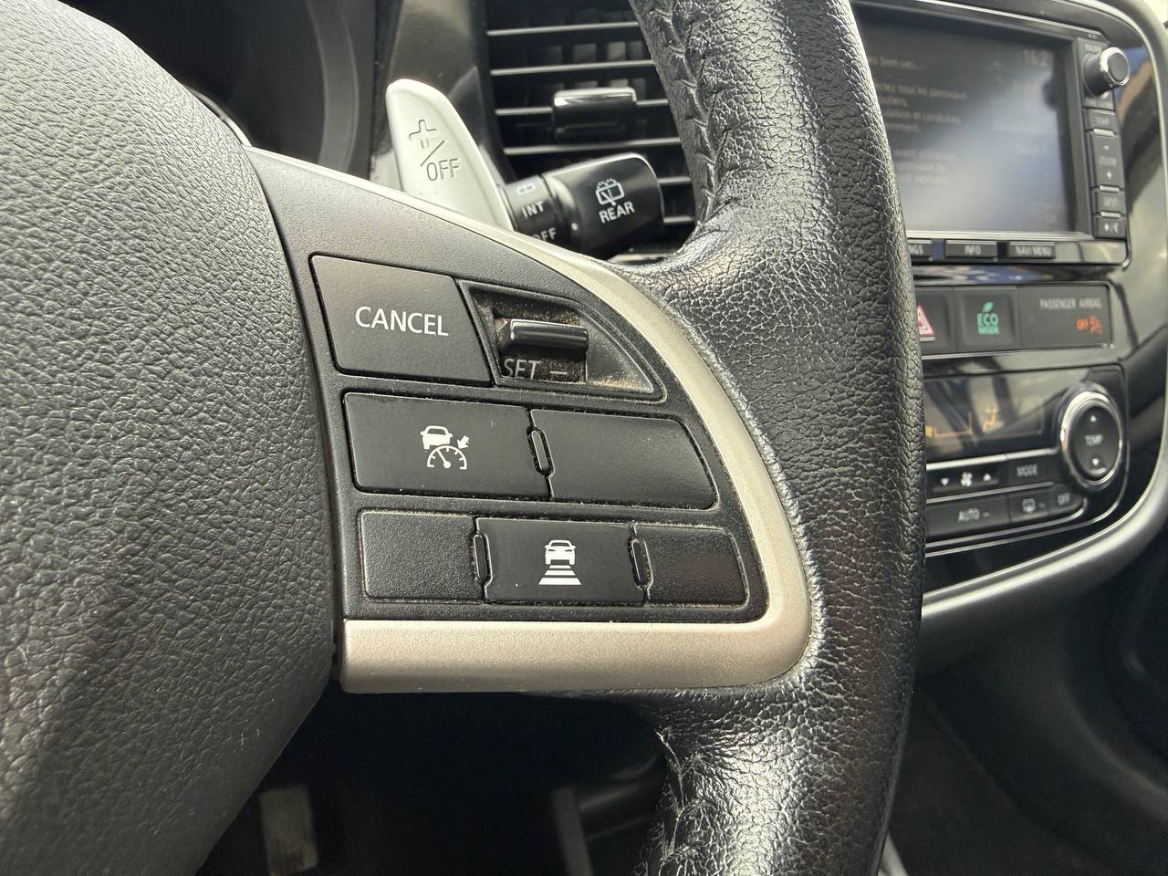 2015 Mitsubishi Outlander **GT**JAMAIS ACCIDENTEE**7 PASSAGERS**CUIR**NAVI**CAMERA DE RECUL**SIEGES CHAIFFANTS**MAGS** Image principale