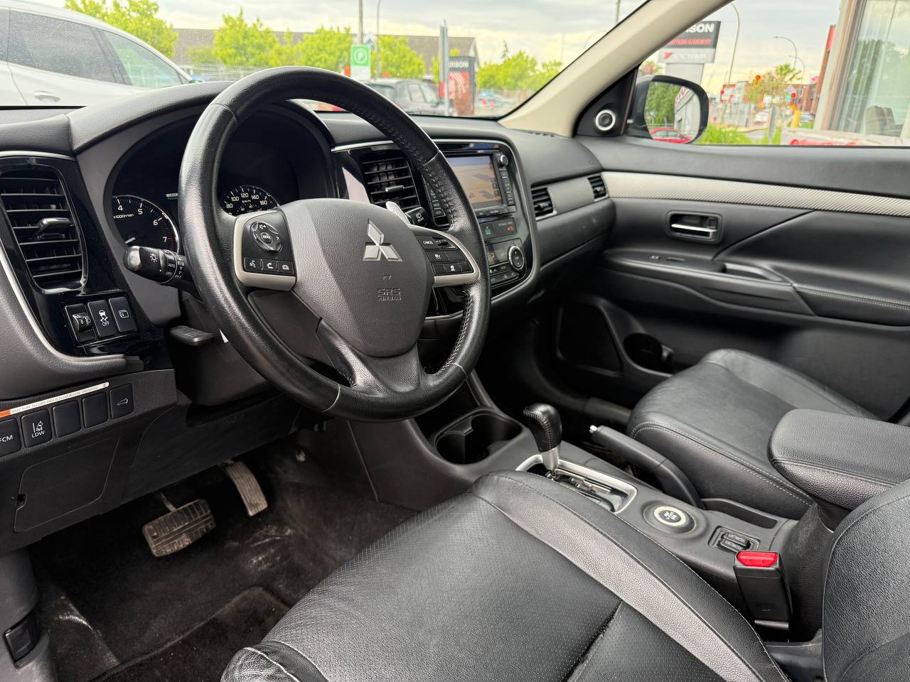 2015 Mitsubishi Outlander **GT**JAMAIS ACCIDENTEE**7 PASSAGERS**CUIR**NAVI**CAMERA DE RECUL**SIEGES CHAIFFANTS**MAGS** Image principale