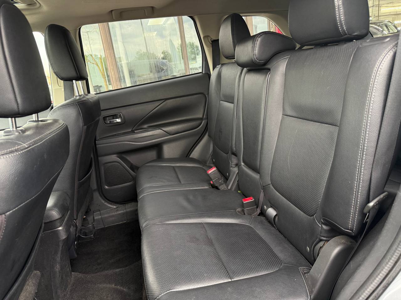 2015 Mitsubishi Outlander **GT**JAMAIS ACCIDENTEE**7 PASSAGERS**CUIR**NAVI**CAMERA DE RECUL**SIEGES CHAIFFANTS**MAGS** Image principale