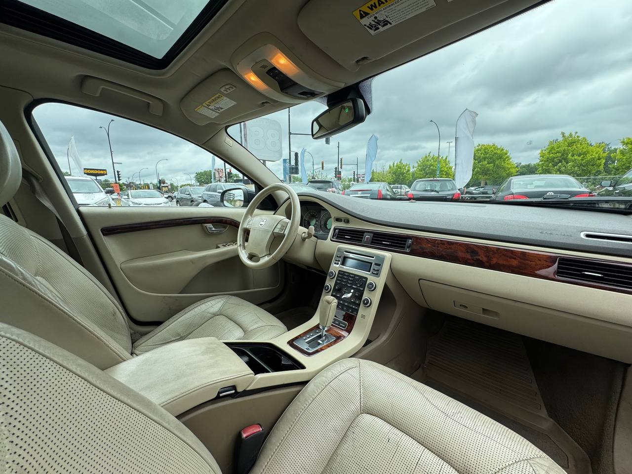 2008 Volvo S80 S80 3.2 AWD **TOIT OUVRANT**SIÈGES VENTILLÉS & CHAUFFANTS**CUIR**DÉTECTEUR D'ANGLES MORTS**PUSH TO START**KEYLESS ENTRY**RÉGULATEUR DE VITESSE ADAPTATIF**SIÈGES ÉLÉCTRIQUES** Image principale