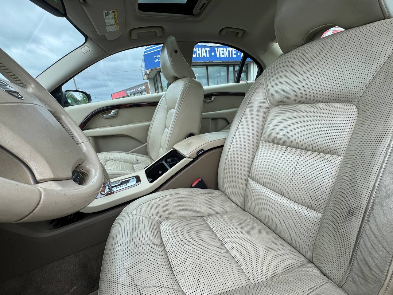 2008 Volvo S80 S80 3.2 AWD **TOIT OUVRANT**SIÈGES VENTILLÉS & CHAUFFANTS**CUIR**DÉTECTEUR D'ANGLES MORTS**PUSH TO START**KEYLESS ENTRY**RÉGULATEUR DE VITESSE ADAPTATIF**SIÈGES ÉLÉCTRIQUES** Image principale