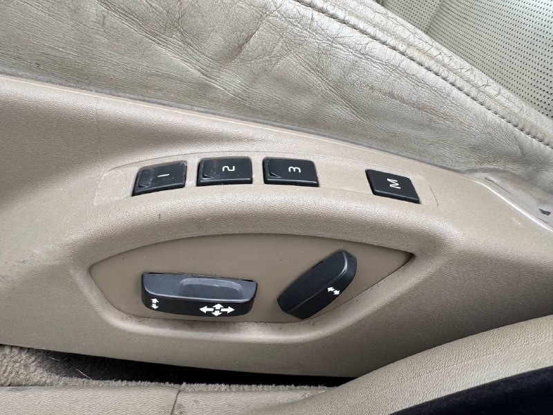 2008 Volvo S80 S80 3.2 AWD **TOIT OUVRANT**SIÈGES VENTILLÉS & CHAUFFANTS**CUIR**DÉTECTEUR D'ANGLES MORTS**PUSH TO START**KEYLESS ENTRY**RÉGULATEUR DE VITESSE ADAPTATIF**SIÈGES ÉLÉCTRIQUES** Image principale