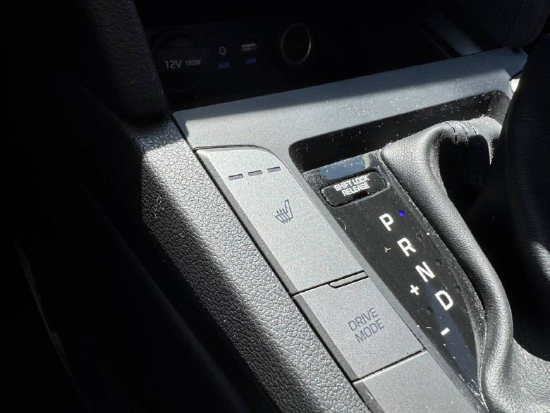 2017 Hyundai Elantra LE Image principale
