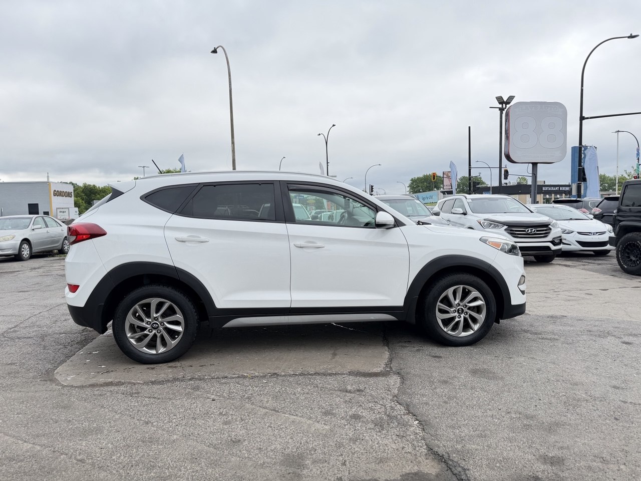 2017 Hyundai Tucson Premium**SAAQ Certifie**CAMERA DE RECUL**ANGLE MORT**SIEGES CHAUFFANTS**Volant Chauffant**MAGS Image principale