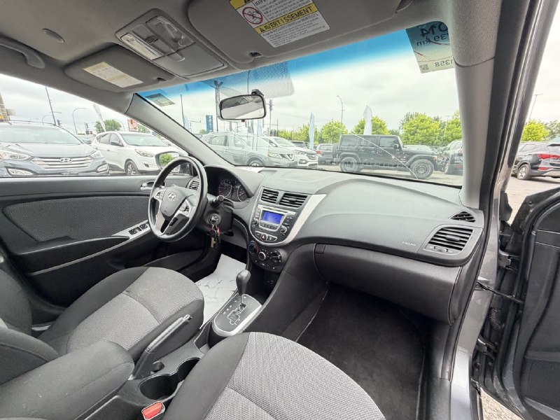 2014 Hyundai Accent GL**TRES BAS KILOMETRAGE**SIEGES CHAUFFNATS**PRIX EN SPECIAL** Image principale