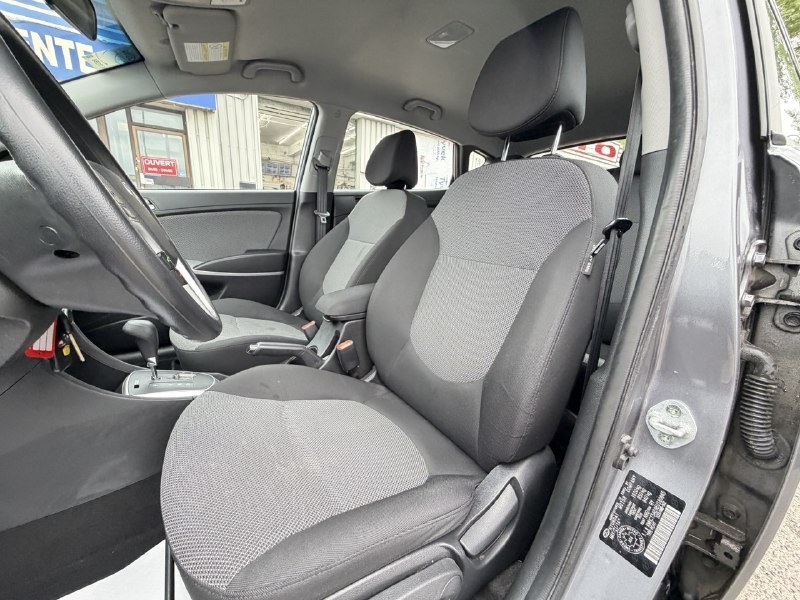2014 Hyundai Accent GL**TRES BAS KILOMETRAGE**SIEGES CHAUFFNATS**PRIX EN SPECIAL** Image principale